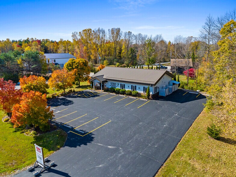 More Photos Of 14605 Velp Ave, Suamico Veterinarian Kennel For Lease
