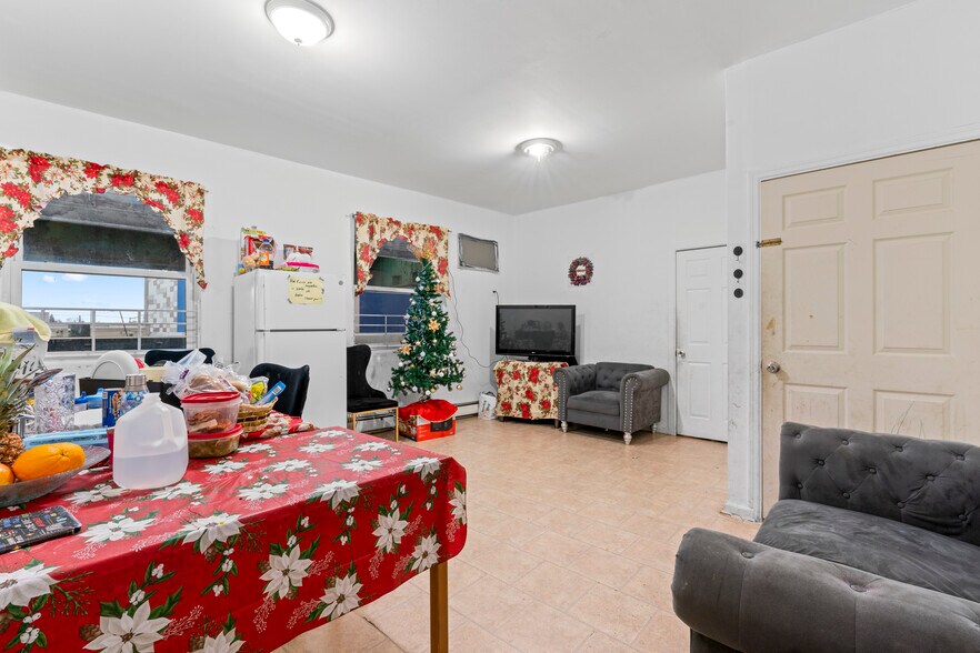 More Photos Of 121-15 Jamaica Ave, Richmond Hill Storefront Retail Residential For Sale