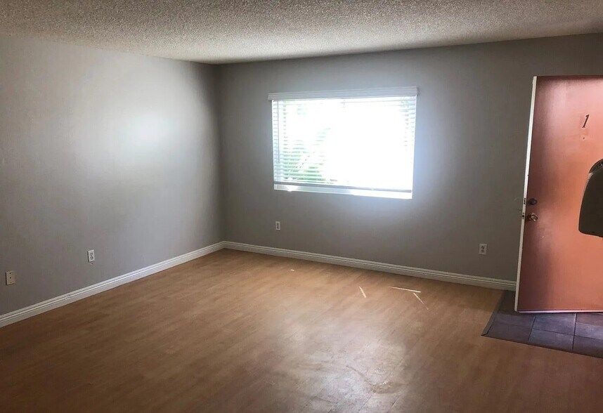 More Photos Of 4435 Estrella Ave, San Diego Apartments For Sale