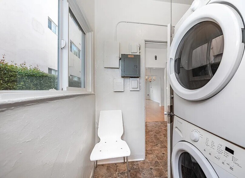 More Photos Of 264 S Rexford Dr, Beverly Hills Apartments For Sale