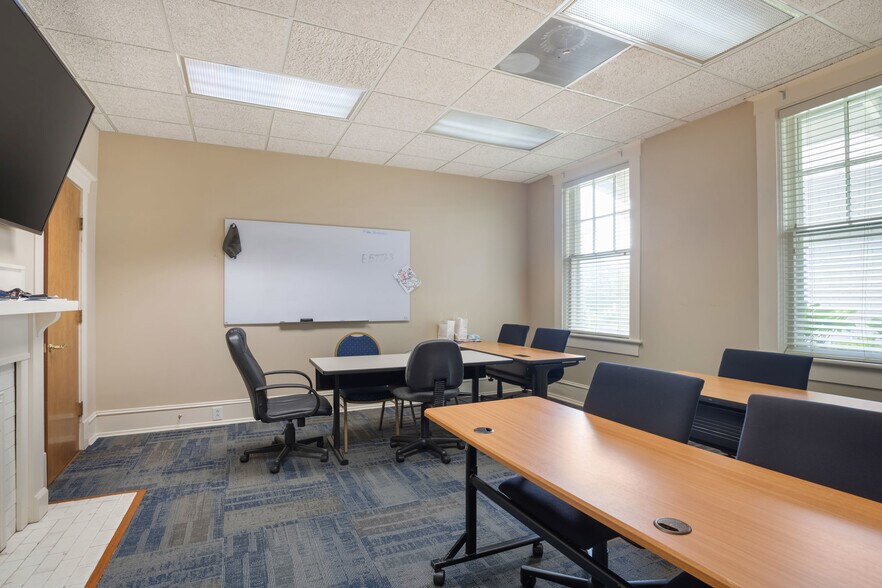 More Photos Of 720 North Ave, Macon-Bibb Office Residential For Sale