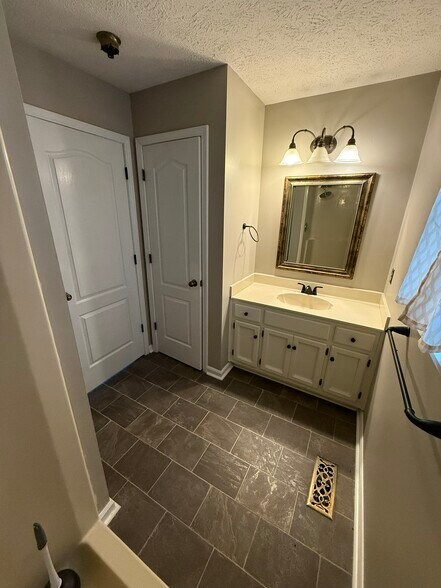 More Photos Of 315 S Posey Hill Rd, Mount Juliet Loft Creative Space For Sale