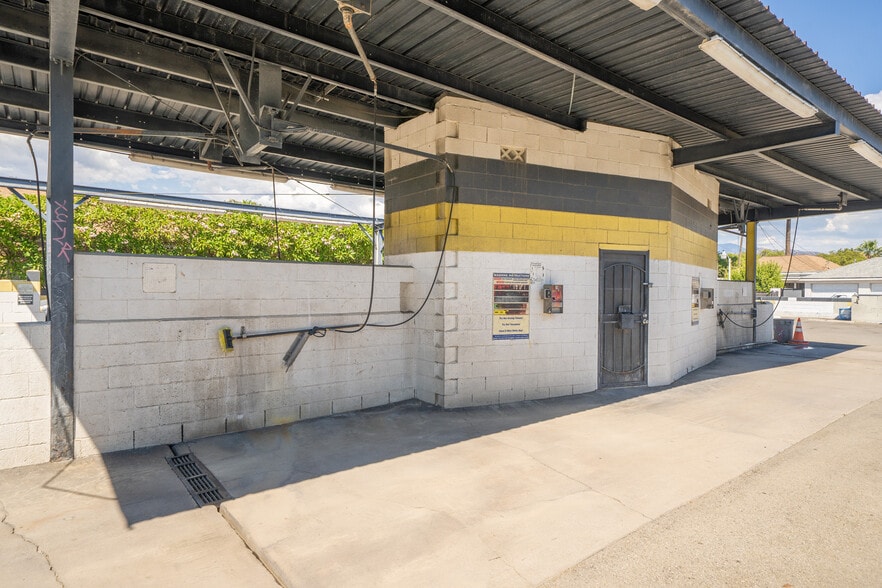 More Photos Of 514 N Azusa Ave, Azusa Carwash For Sale
