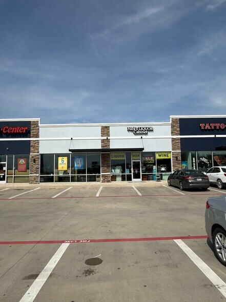More Photos Of 1401 S US Highway 81-287, Decatur Storefront Retail Office For Lease