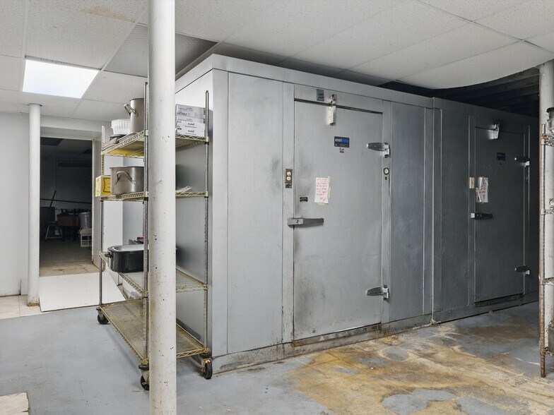 More Photos Of 301 Ellis St, Kewaunee Restaurant For Sale