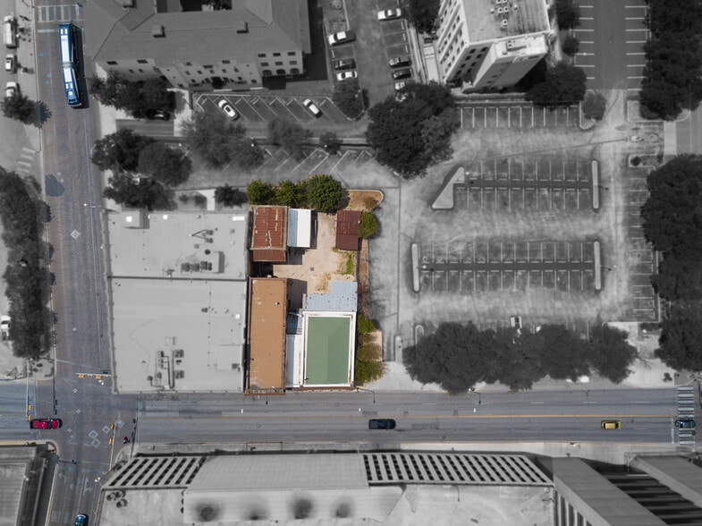 More Photos Of 111-113 N Flores St, San Antonio Storefront Retail Residential For Sale