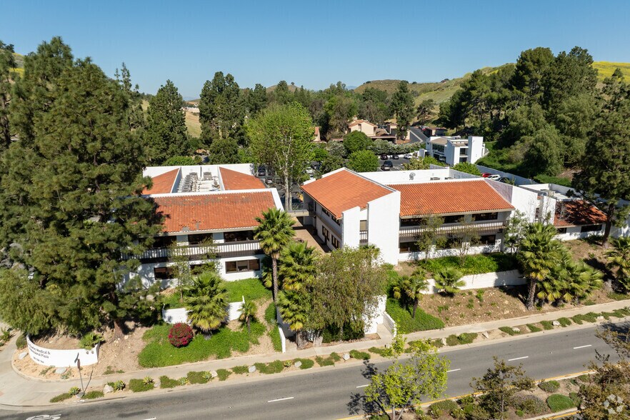 More Photos Of 558 St. Charles Dr, Thousand Oaks Medical For Sale