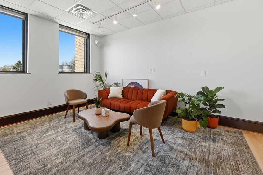 More Photos Of 1300-1304 NE 2nd St, Minneapolis Loft Creative Space For Lease