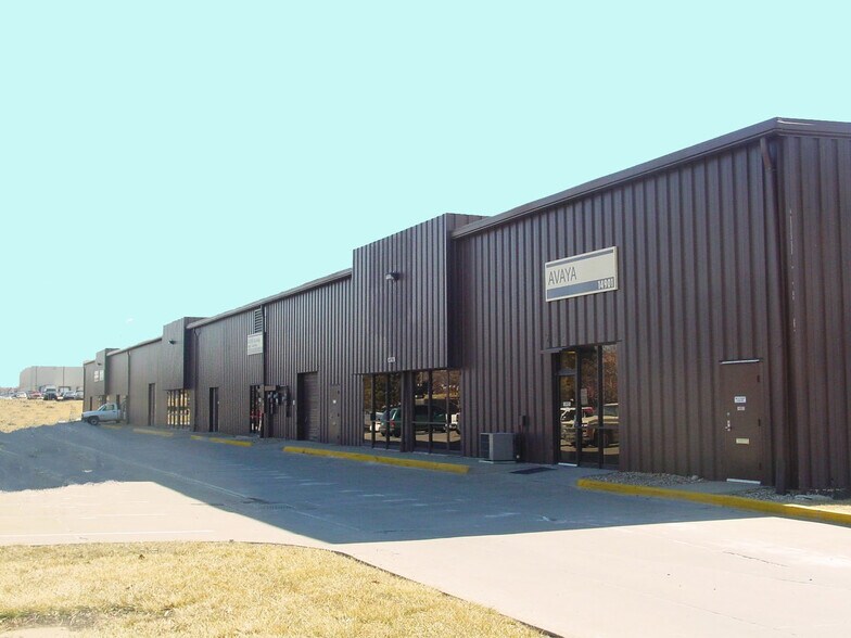 More Photos Of 14801-14901 W 99th St, Lenexa Warehouse For Lease