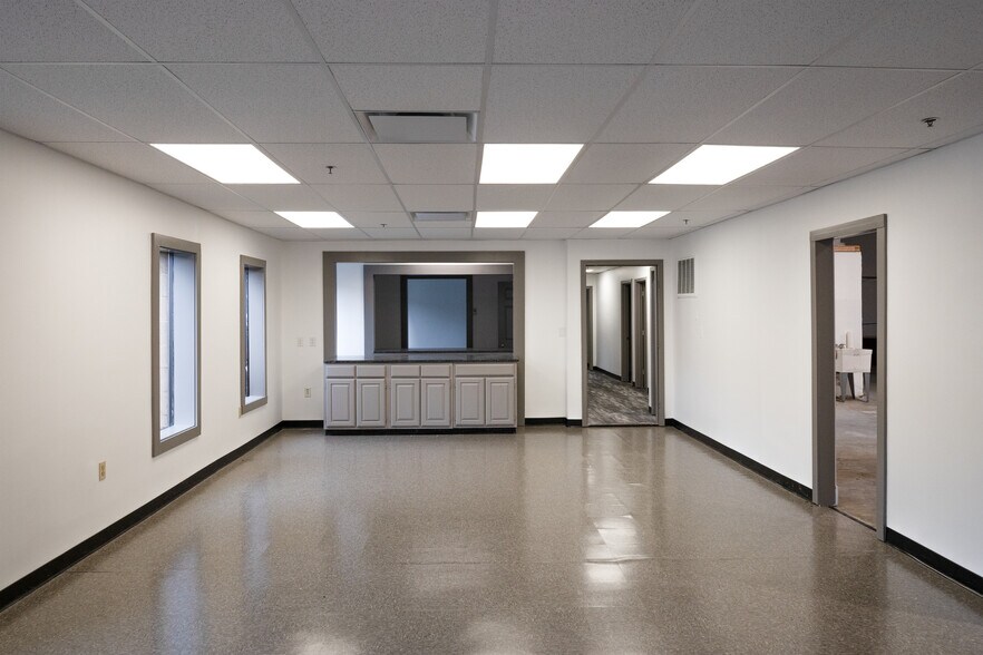 More Photos Of 106 Finnell Dr, Weymouth Unknown For Lease