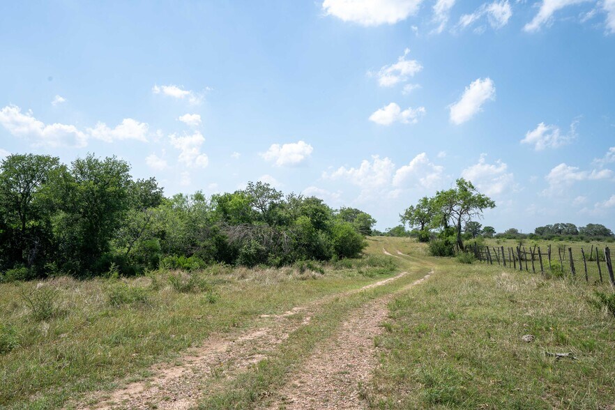 More Photos Of Gravel Pit @ Kingsbury Rd, Seguin Land For Sale