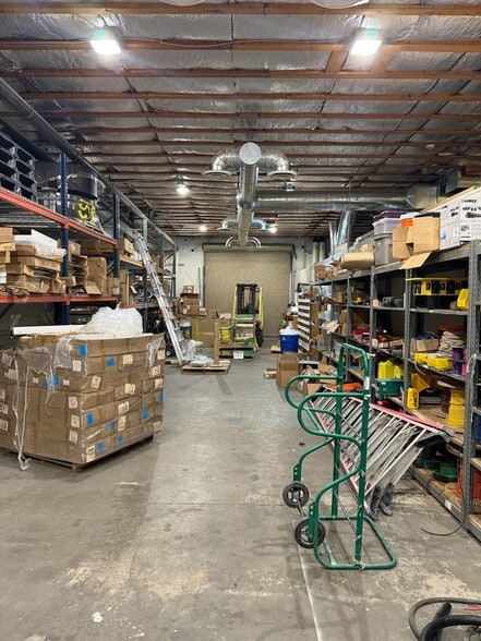 More Photos Of 414 S Grand Ave, Mesa Warehouse For Lease
