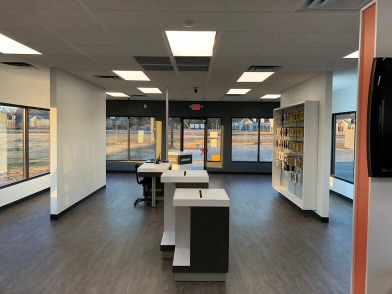 More Photos Of 3107 E 1st St, Vidalia Storefront Retail Office For Lease