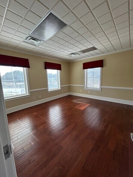 More Photos Of 1417 Stuart Engals Blvd, Mount Pleasant Medical For Lease