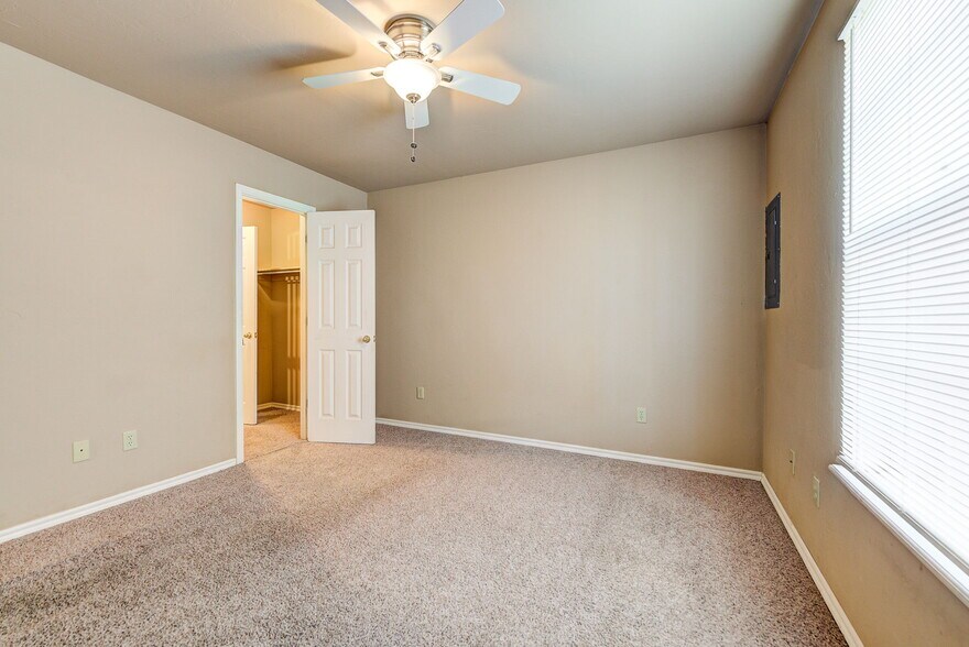 More Photos Of 713 S Locust St, Guthrie Apartments For Sale