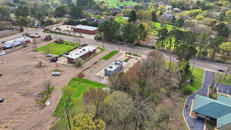 More Photos Of 1900 E County Line Rd, Ridgeland Fast Food For Sale