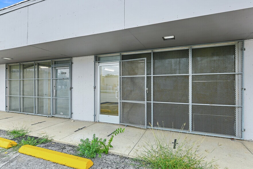 More Photos Of 1053 Grubb St, San Antonio Service For Lease