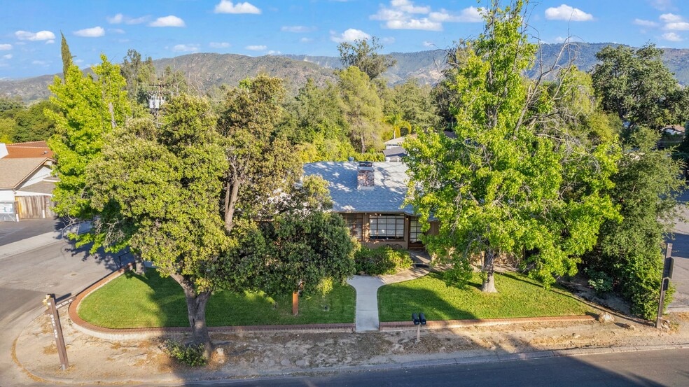 More Photos Of 305 W Ojai Ave, Ojai Office For Sale