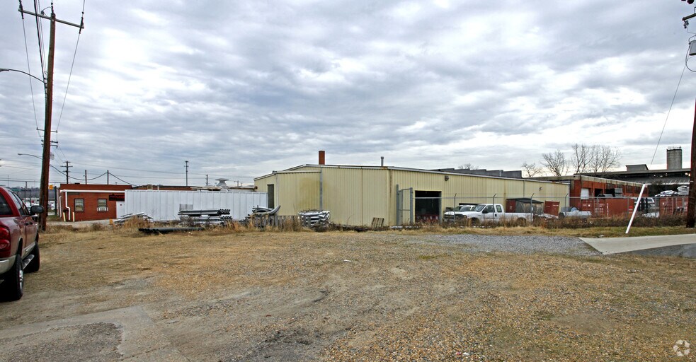 More Photos Of 1003 Commerce Rd, Richmond Warehouse For Lease