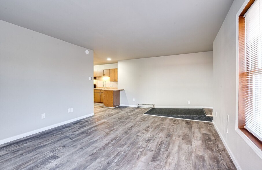 More Photos Of 825-835 Wisconsin St, Oshkosh Apartments For Sale