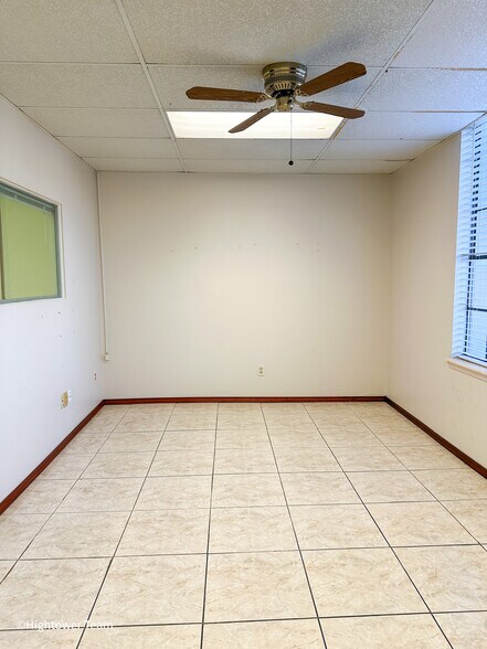 More Photos Of 6910 Bellaire Blvd, Houston Medical For Sale