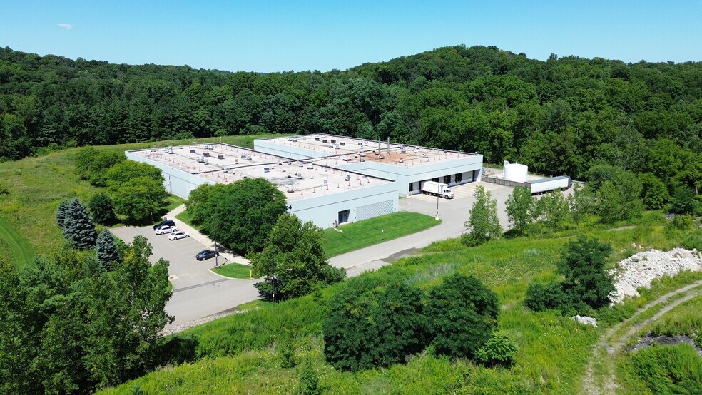 More Photos Of 2070 Route 52, Hopewell Junction Unknown For Lease