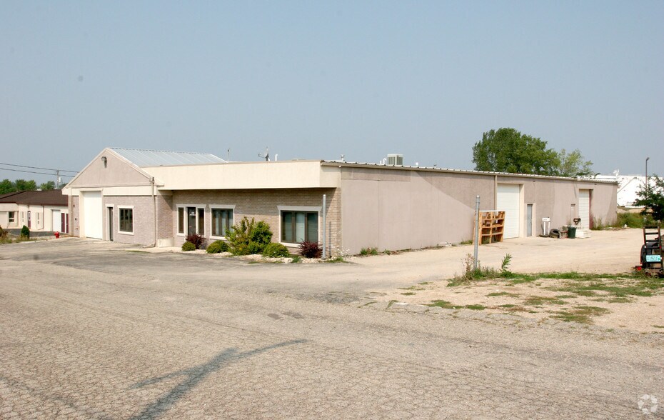 More Photos Of 4908-4910 Meinders Rd, McFarland Warehouse For Lease