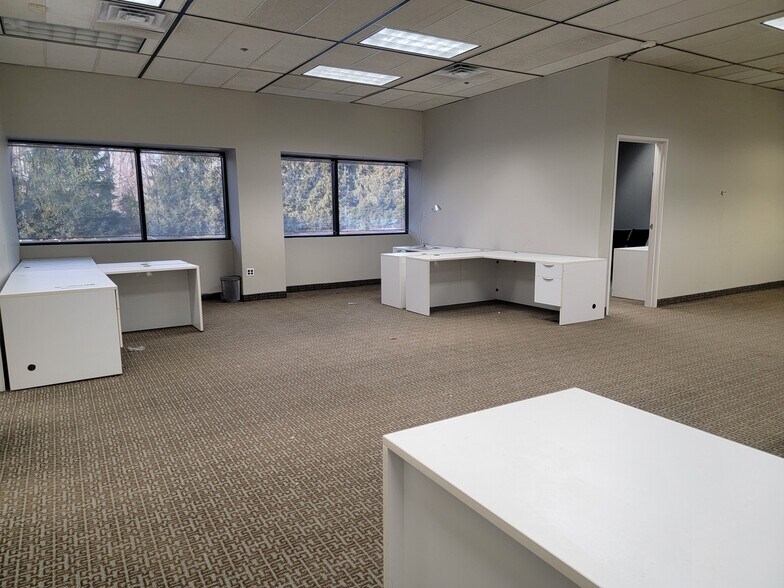 More Photos Of 22 Paris Ave, Rockleigh Office For Lease