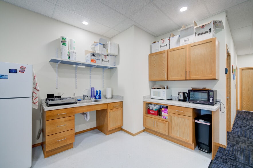 More Photos Of 351 Evergreen Dr, Bozeman Office For Sale