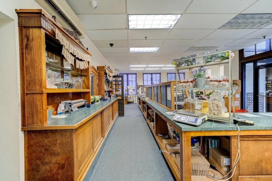 More Photos Of 269 Main St, Beacon Storefront For Sale