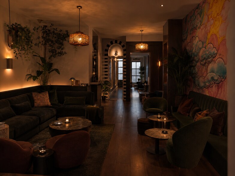 More Photos Of 519 Madison Ave, New York General Retail For Lease