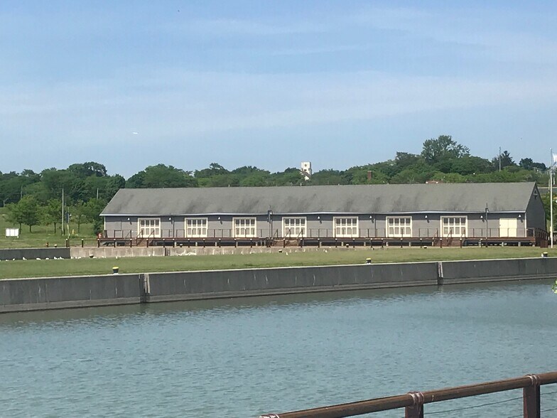 More Photos Of 300 Spencer St, Syracuse Land For Sale