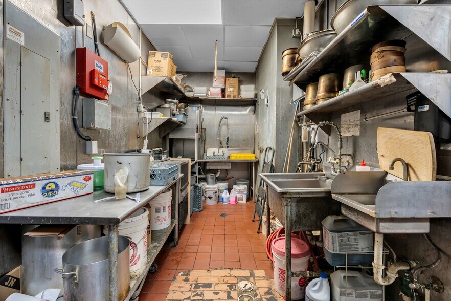 More Photos Of 82 Montgomery Ave, Long Branch Fast Food For Lease