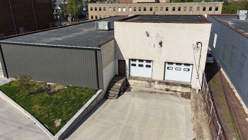 More Photos Of 707-709 N Senate Ave, Indianapolis Warehouse For Sale