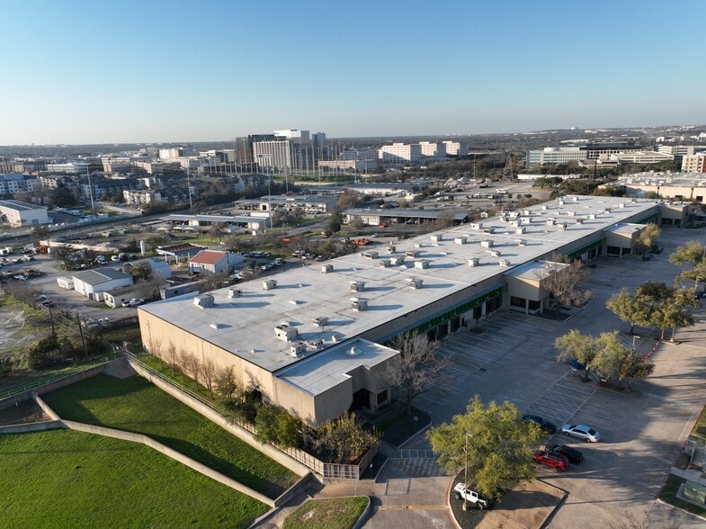 More Photos Of 2214 Braker Ln, Austin Distribution For Lease