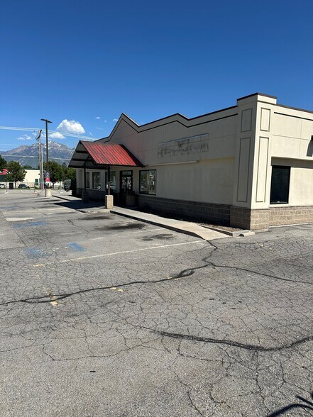 More Photos Of 1307 W 7000 S, West Jordan Service Station For Lease