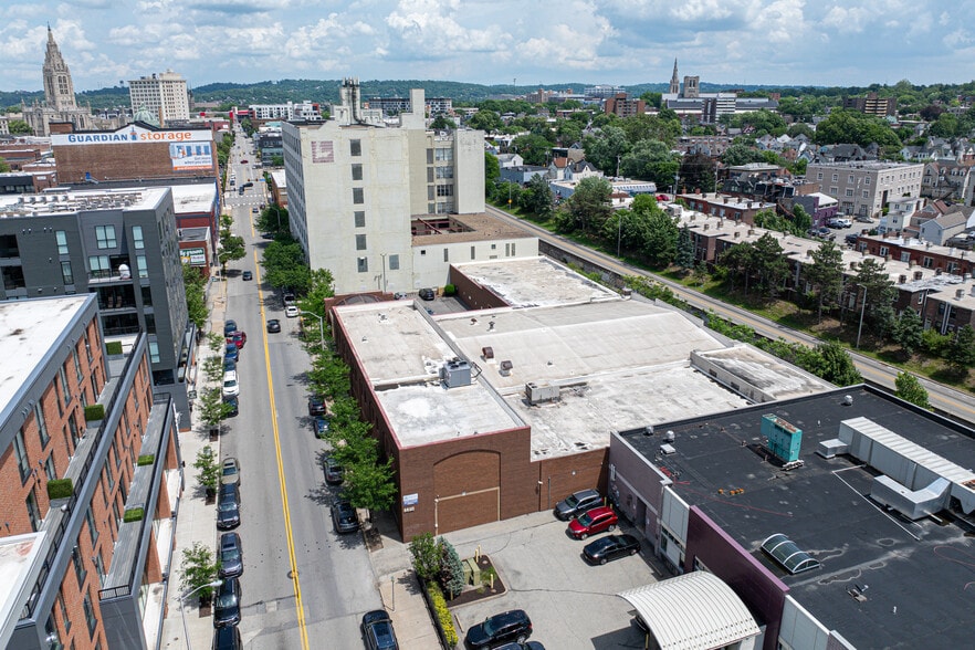 More Photos Of 5820 Centre Ave, Pittsburgh Medical For Sale