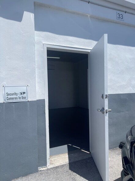 More Photos Of 4160-4260 NW 1st Ave, Boca Raton Showroom For Lease