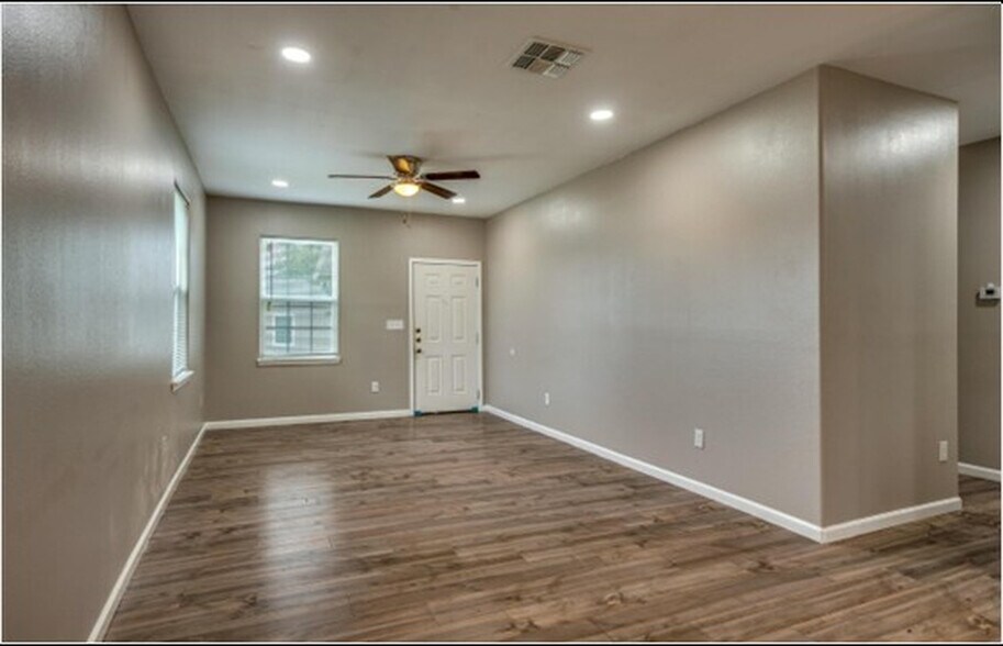 More Photos Of 10901 Annaville Rd, Corpus Christi Apartments For Sale