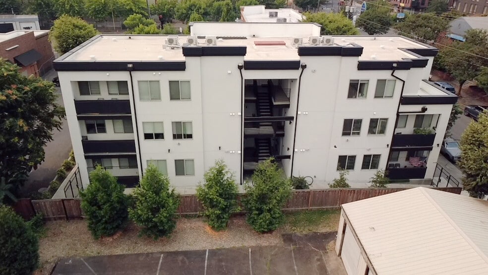 Primary Photo Of 7530 N Richmond Ave, Portland Apartments For Sale