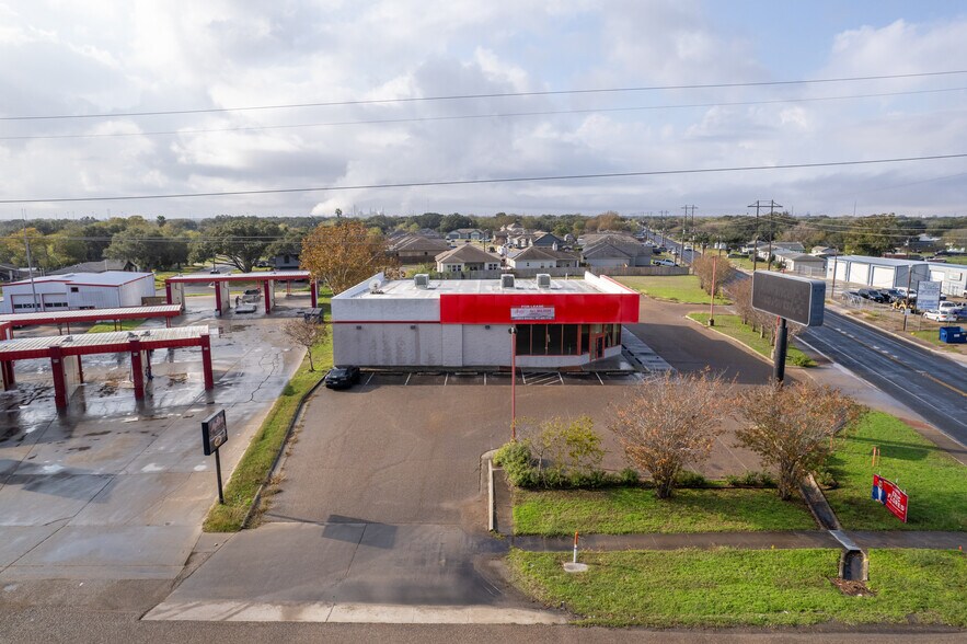 More Photos Of 10765 Leopard St, Corpus Christi Freestanding For Sale