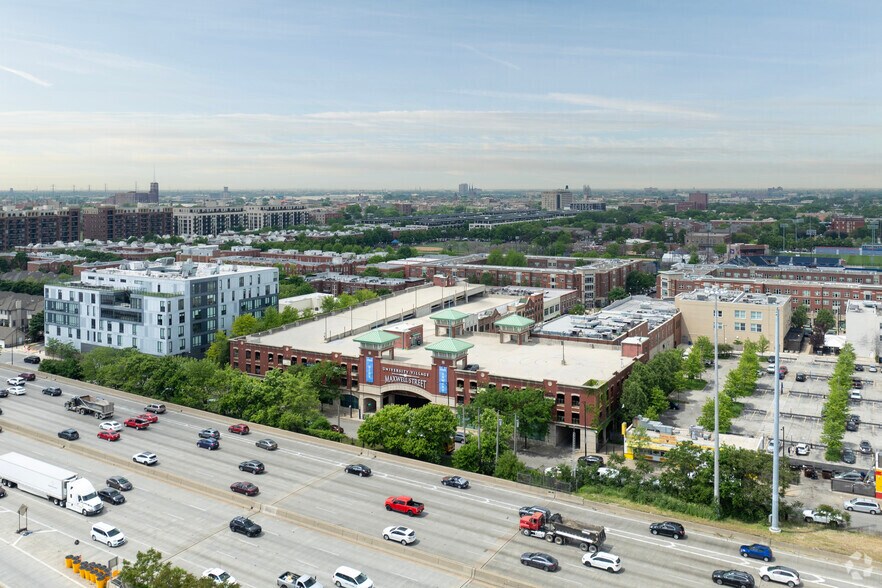 More Photos Of 1252-1322 S Halsted St, Chicago Unknown For Lease