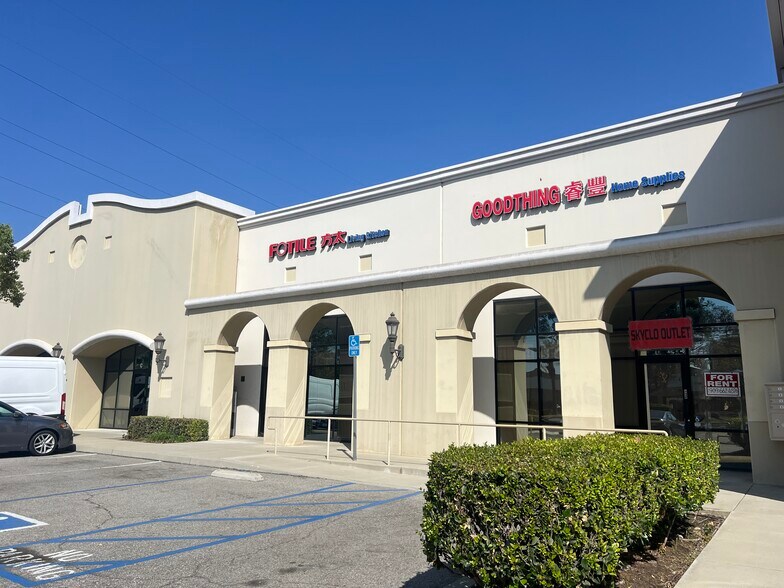 More Photos Of 5352 Irwindale Ave, Irwindale Showroom For Sale