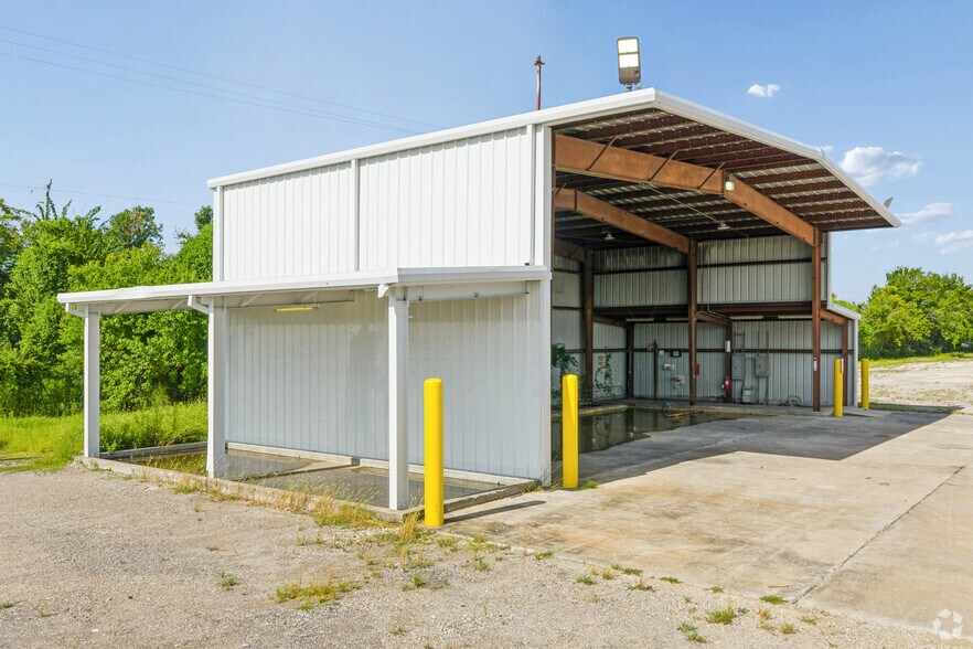 More Photos Of 11939 Aldine Westfield Rd, Houston Unknown For Lease