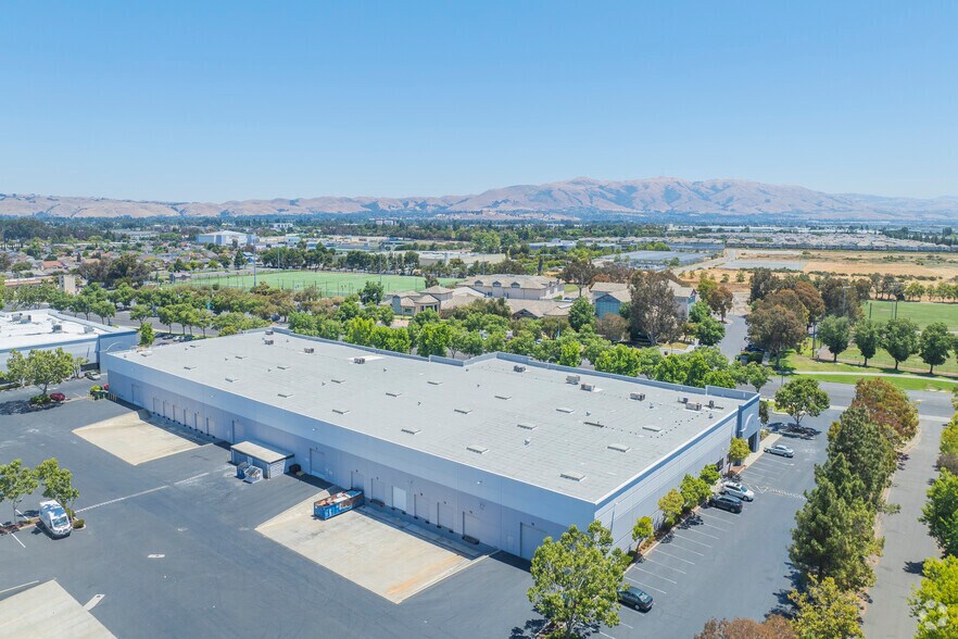 More Photos Of 6815-6851 Mowry Ave, Newark Warehouse For Lease