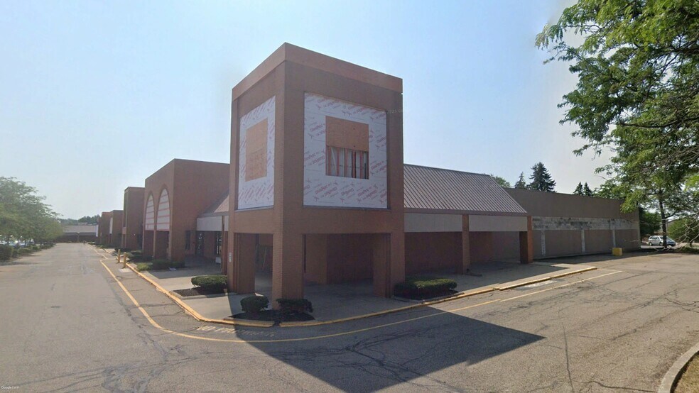 More Photos Of 4760-4844 Everhard Rd, Canton Storefront For Lease