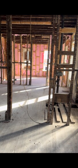 More Photos Of 3223 S 7th St, Saint Louis Office For Sale