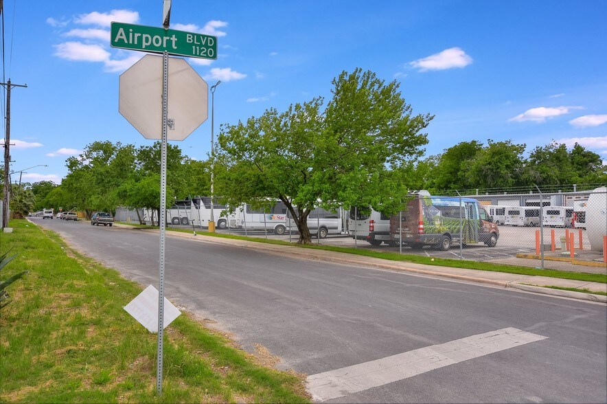 More Photos Of 1135 Gunter St, Austin Flex For Sale