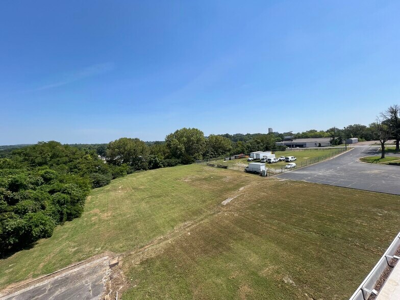 More Photos Of 1920 Elm Hill Pike pike, Nashville Land For Lease