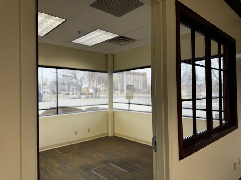 More Photos Of 9075 N Meridian St, Indianapolis Medical For Lease